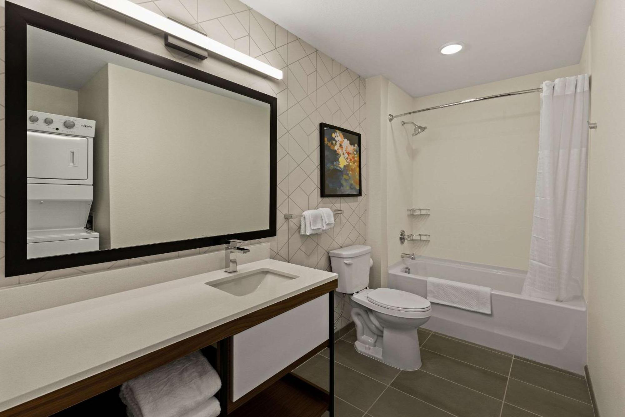 Everhome Suites El Paso Airport Near Fort Bliss Loma Terrace Eksteriør bilde